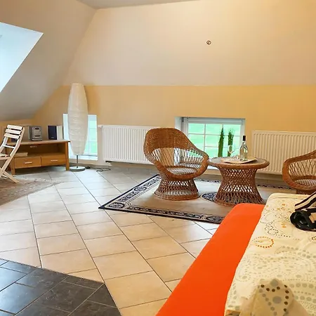 Heuboden - Perfekt Fuer Erholung Oder Langzeitaufenthalt Apartment Achterstadt
