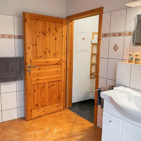 Heuboden - Perfekt Fuer Erholung Oder Langzeitaufenthalt Achterstadt