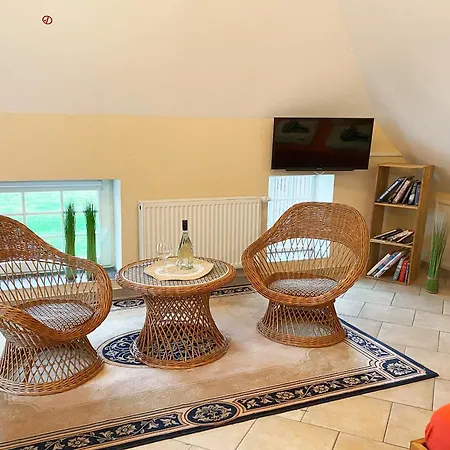 Heuboden - Perfekt Fuer Erholung Oder Langzeitaufenthalt 아파트 Achterstadt